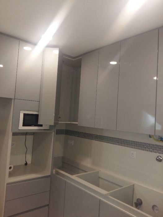 Móveis por medida Roupeiros, quartos, cozinhas...