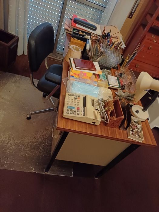 Secretaria e cadeira