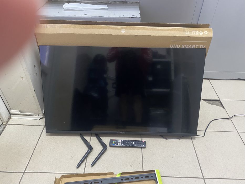 Телевізор Samsung Smart TV LE4200 + кронштейн
