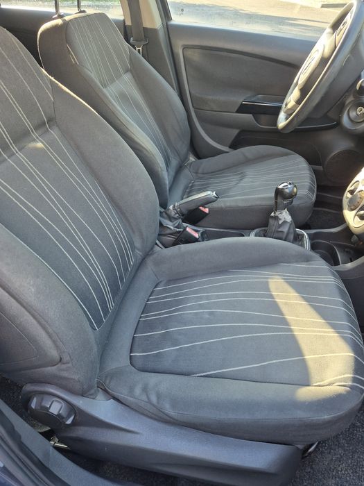 Opel Corsa D com AC