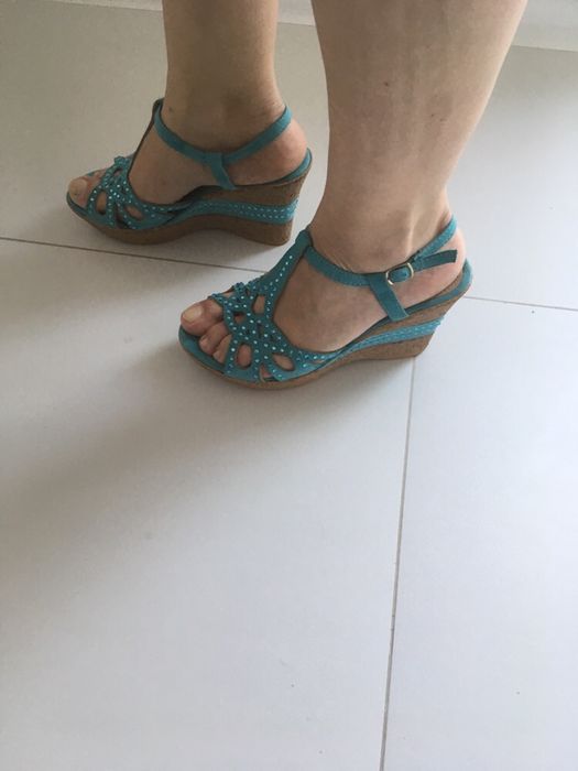Buty sandały na koturnie r. 38