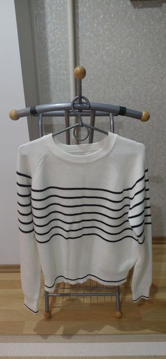 Жіночий теплий светр,