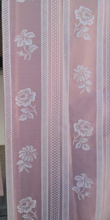 2 cortinas de 235 cm x 237 cm