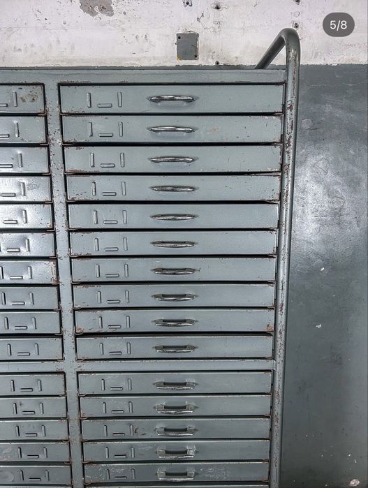 Grande móvel arquivador industrial em ferro tubular