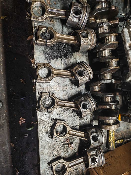 Korbowod tlok Bmw e60 e65 e63 e90 e70 3.0 d 306d3 m57