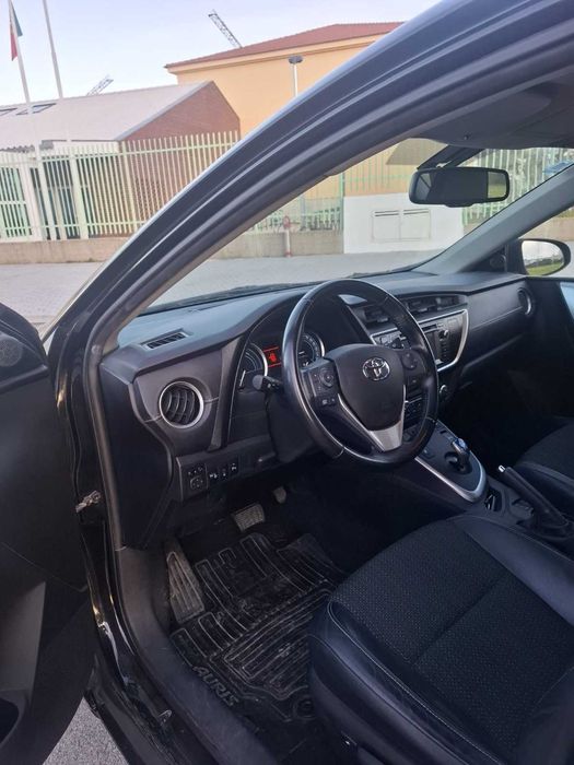 Toyota Auris 1.8 Híbrido | Caixa Automática | Preto | 2013