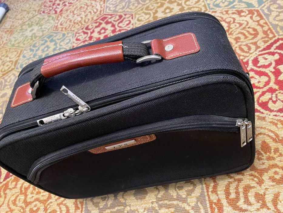 Продам маленьку ручну валізу в гарному стані