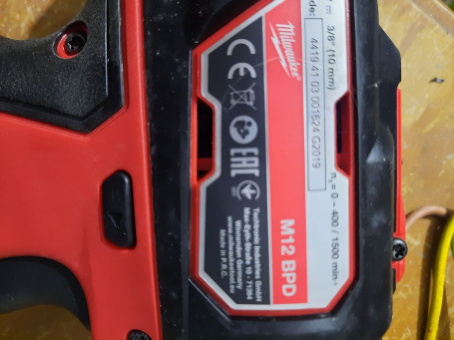 Aparafusadora Milwaukee M12 BPD