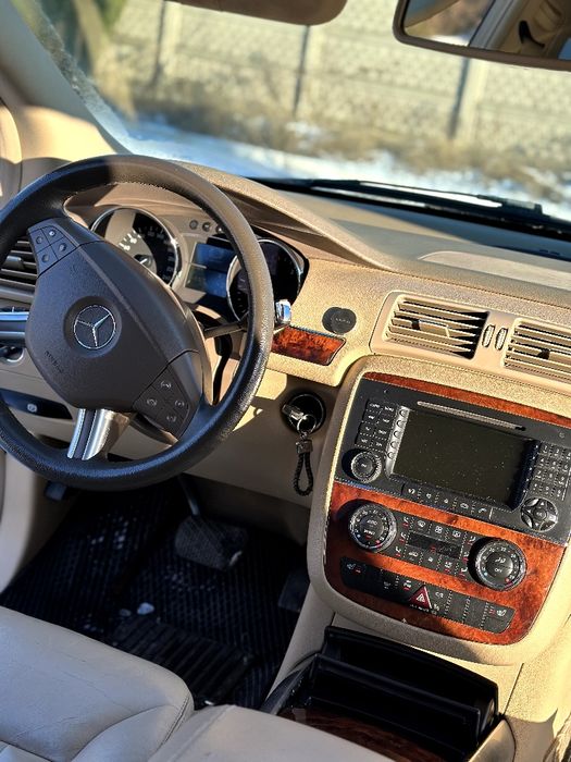 Продам автомобіль Mercedes-Benz r-class 320cdi  3.0 дизель 
Автомобіль