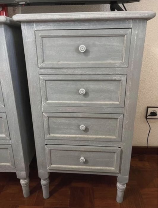 Conjunto 2 mesas de cabeceira