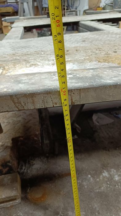 Podnośnik nożycowy samochodowy