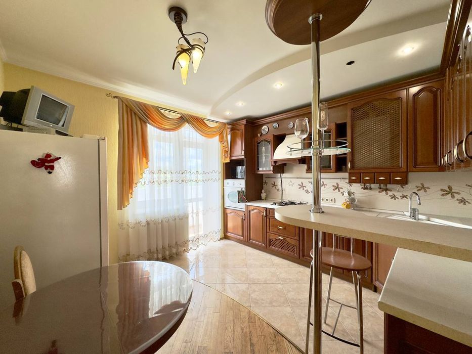 Здам 3х кімнатну квартиру в центрі!