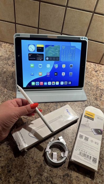 Tablet iPad Apple Rerina 10.5” + NOWY RYSIK + nowe etui - PROCREATE