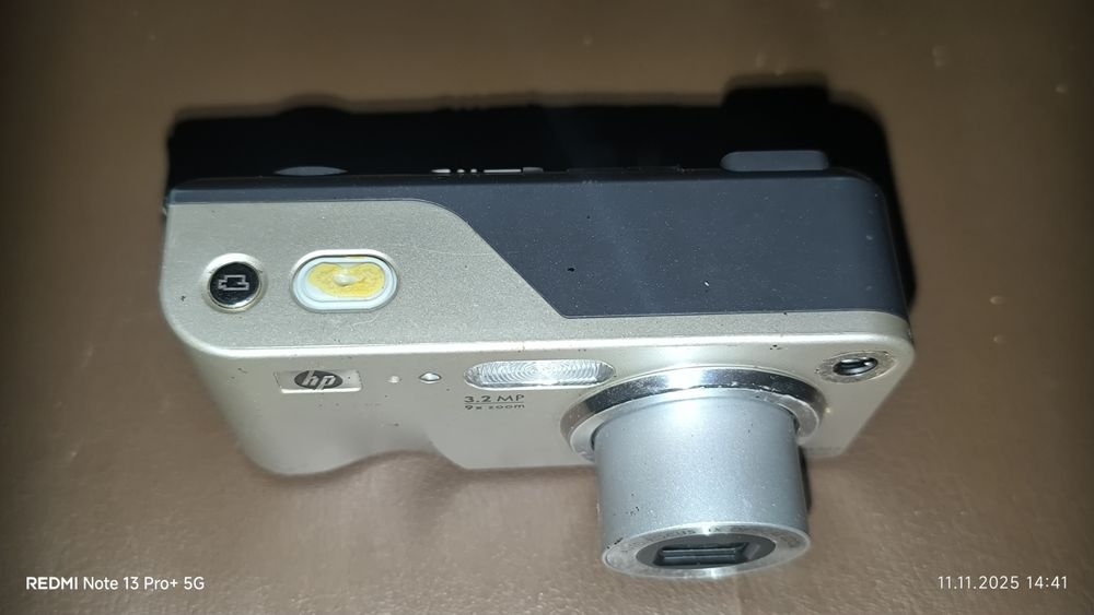 Цифровая камера HP PhotoSmart M305 3,2 МП - серебристая (M305)