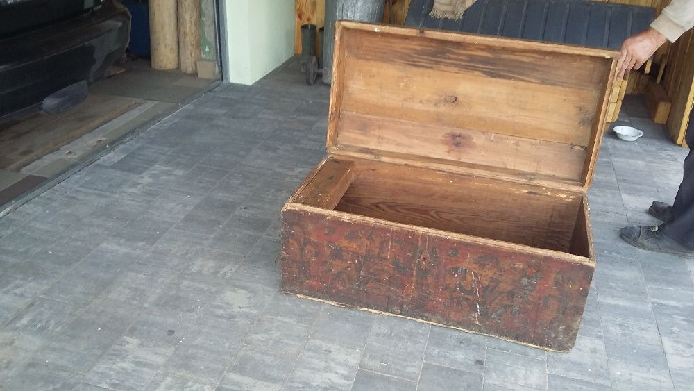Kufer drewniany do skansenu