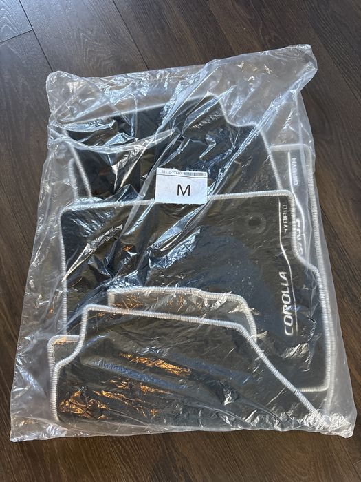 Dywaniki Toyota Corolla combi oryginał