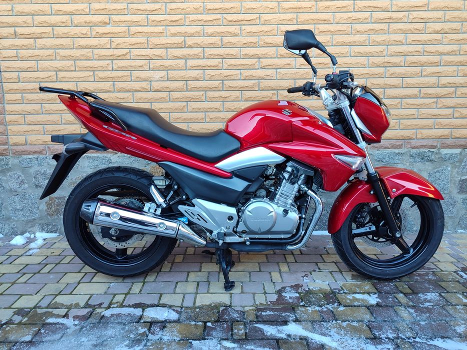 Suzuki GSR250.  2014