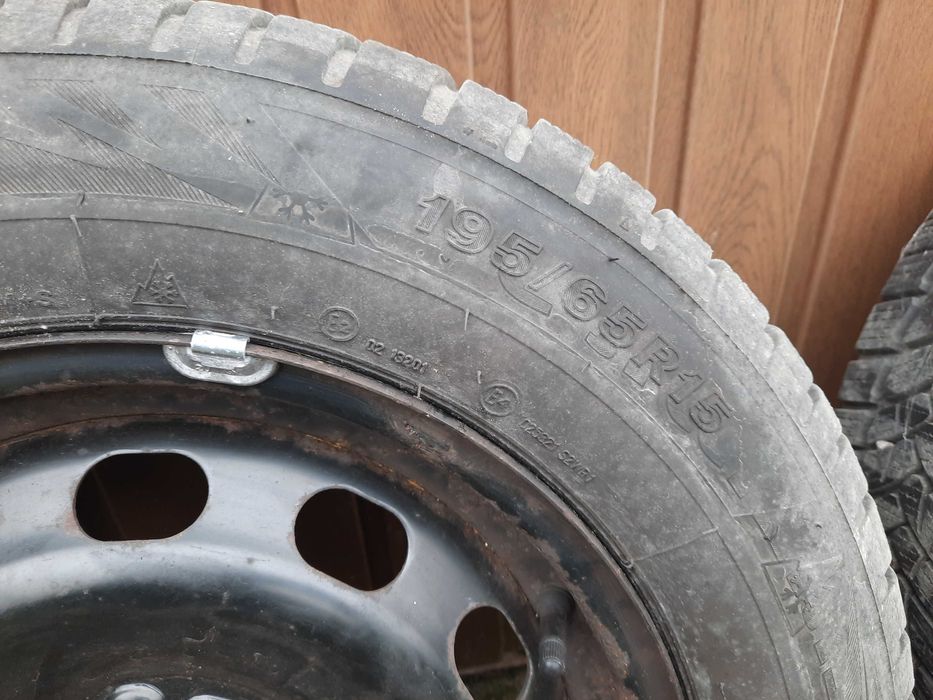Felgi opony zimowe Volvo V40 C30 R15 Firestone