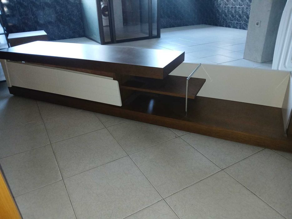 Base TV + mesa de centro + prateleira suspensa
