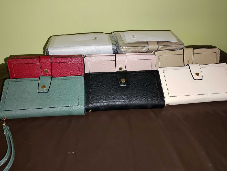 Portfel damski z paseczkiem