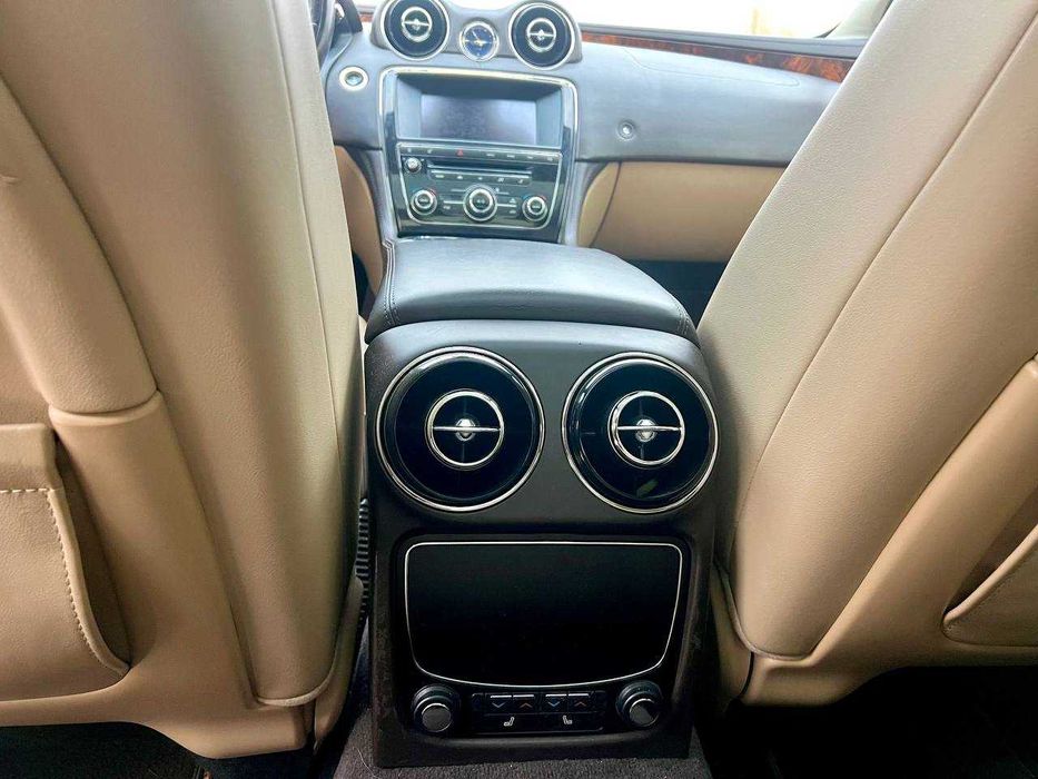 Продам Jaguar XJ 2013 - 3.0 бензин RWD Premium - відмінний стан