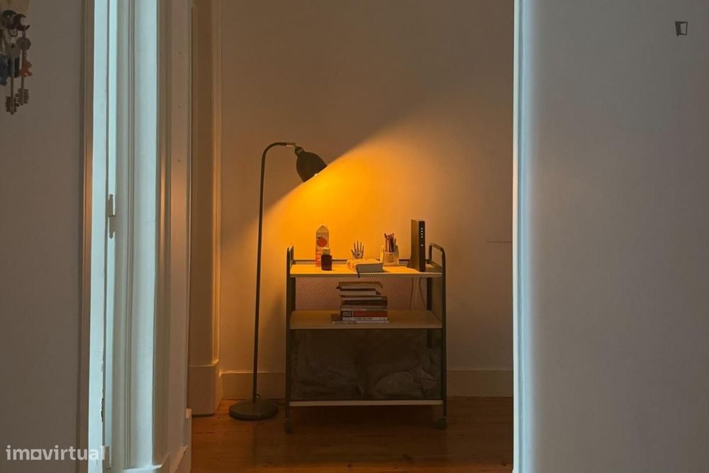 Quarto - localizado em Arroios Lisbon