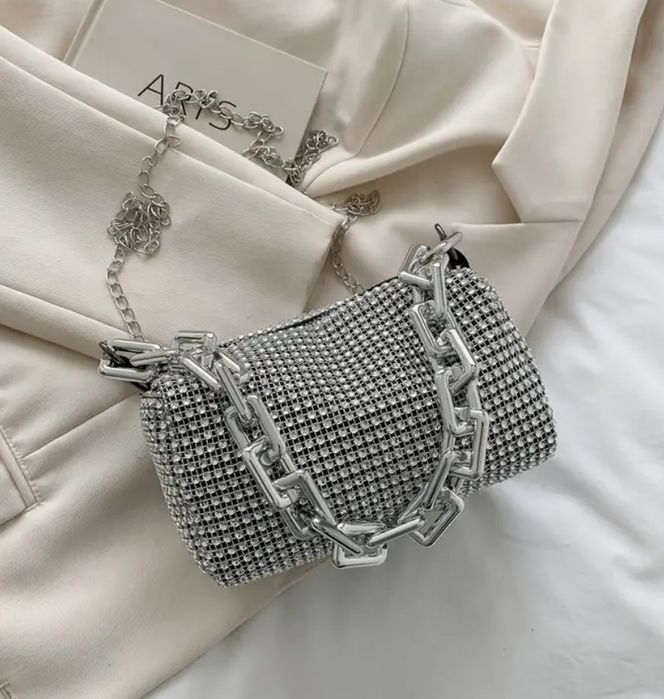 Сумка женская белая бежевая через плечо плетенная