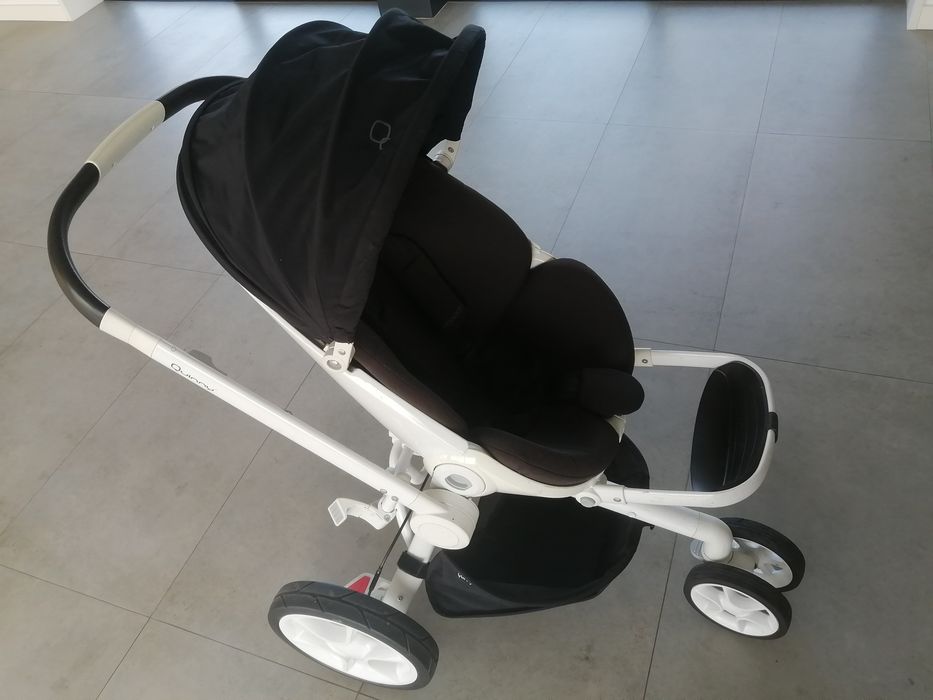 Carrinho de bebé + cadeira de refeição Chicco polly
