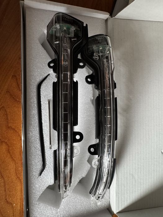 Kierunkowskaz migacz ludterka seat arona leon ibiza