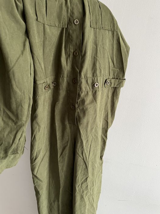 Kombinezon bawełniany kołnierzyk na stójkę khaki