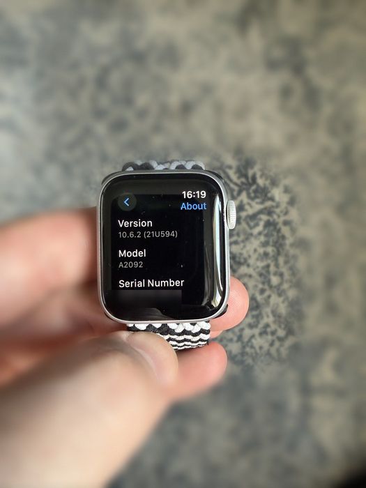 Apple Watch Series 5 40mm Silver Aluminum (GPS) A2092