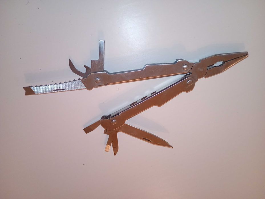 ferramente alicate tipo canivete suiço