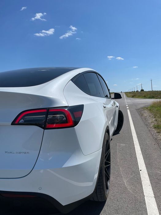 Tesla model Y 2021 Long Range Dual Motor