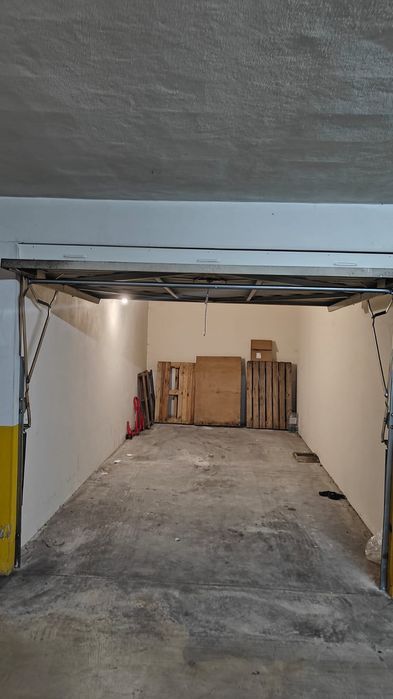 Garagem junto à Makro em Braga