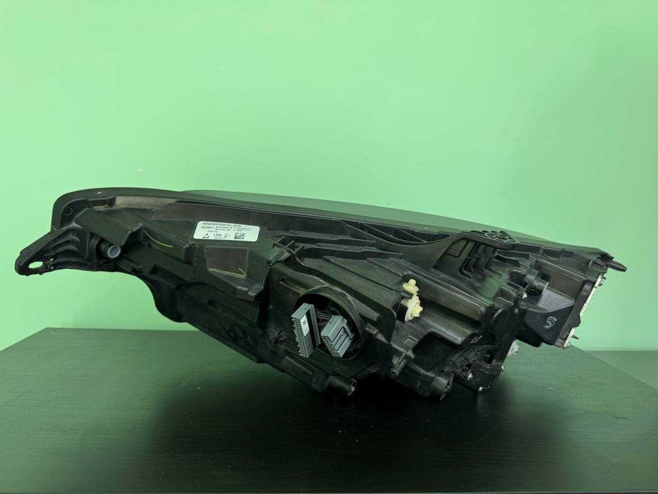 Фара права FULL LED VOLVO S60 V60 USA США америка