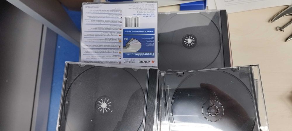 200 caixas para CDs