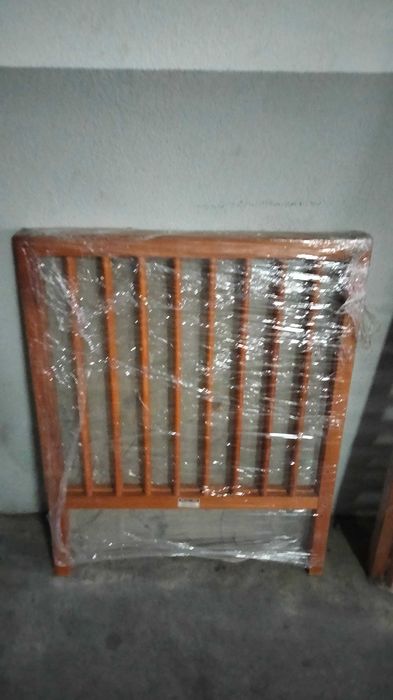 Cama de bebe em madeira