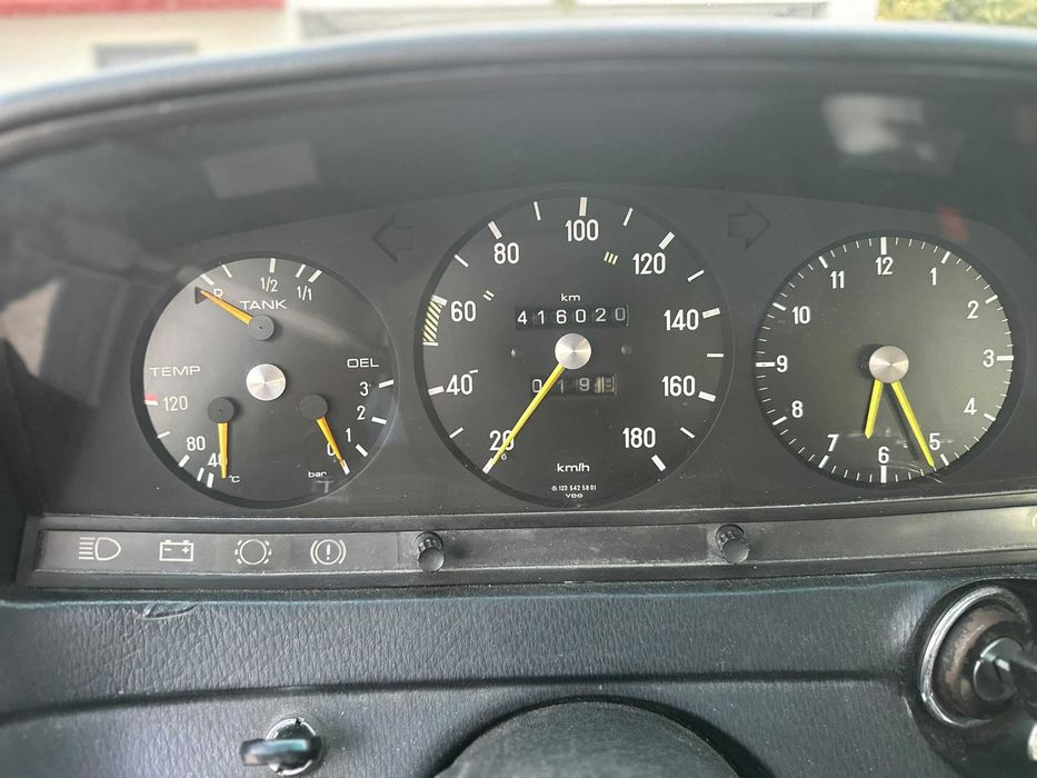 Mercedes Benz 300 D
