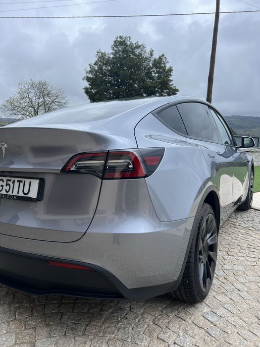 Tesla Y Long Range Premium 2024