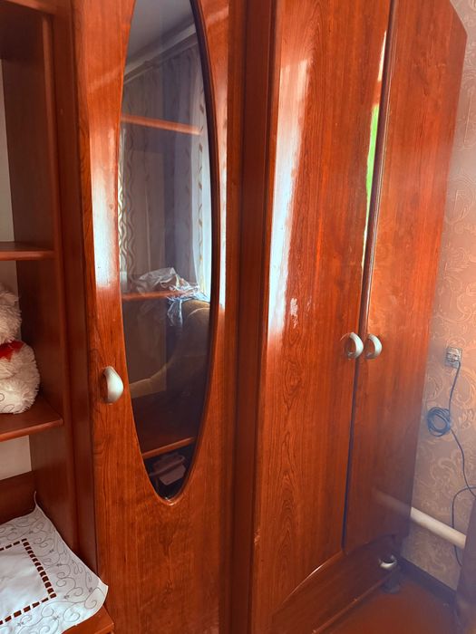 Продам меблеву стінку для вітальні / спальні, гарний стан