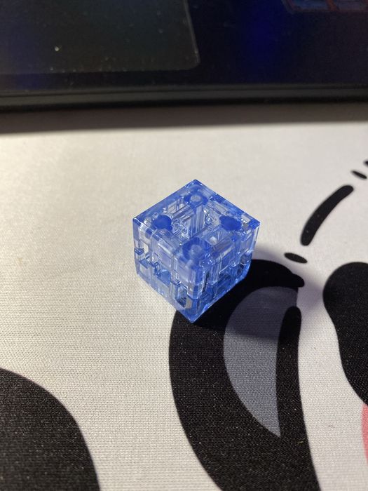 Кіндер майнкрафт золотий куб та голубий