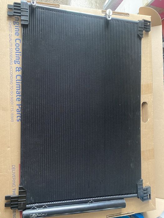 Радіатор кондиціонера Lexus