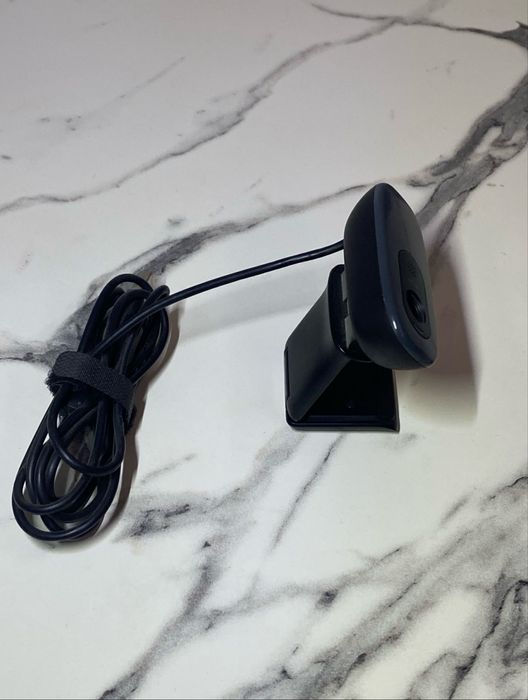 Веб-камера Logitech (HD 720p).