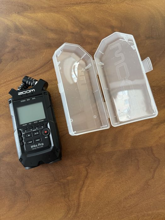 Zoom h4n pro з коробкою та кабелем