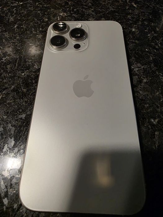 IPHONE 16 PRO MAX 256GB como novo