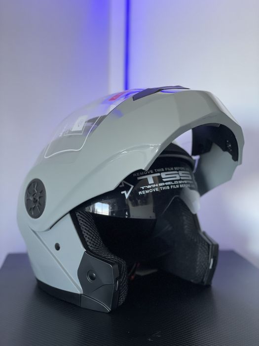 Capacete modular novo