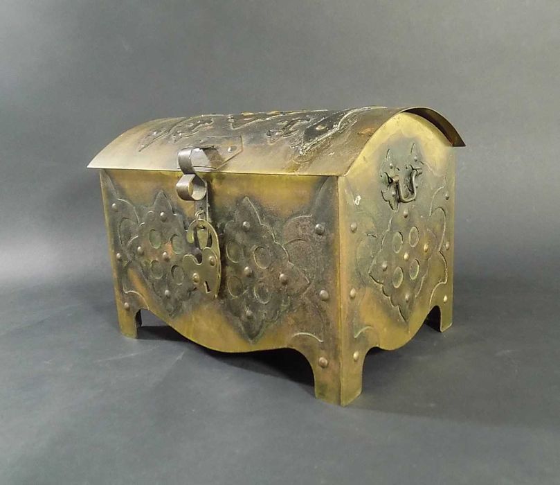 Szkatułka kuferek metaloplastyka Cz Palczewski PRL