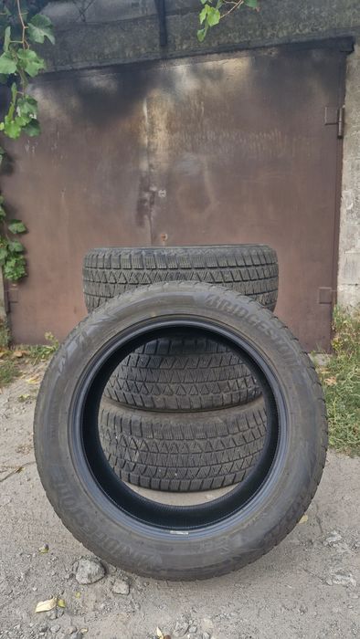 Продам свою зимнюю резину BRIDGESTONE