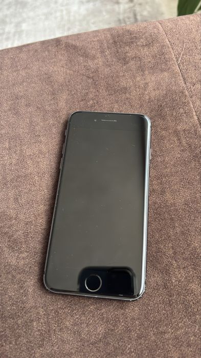 Продам iphone 8 64GB