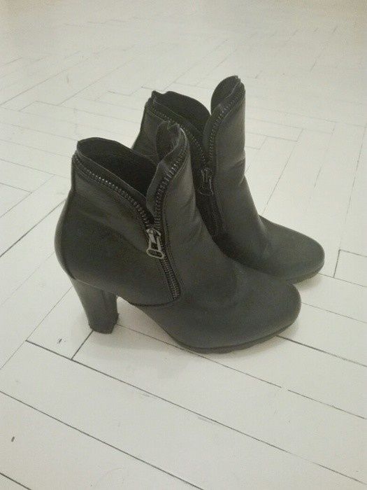 Czarne botki eleganckie zip na obcasie 37